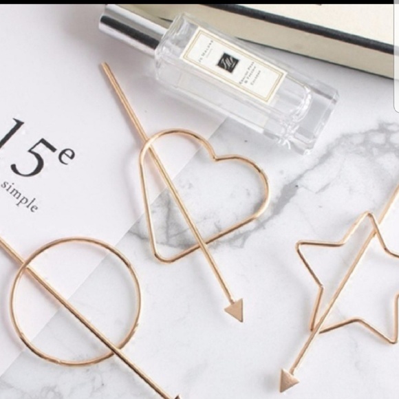 Last 1! Cutout heart and arrow pin hair clip - Picture 2 of 3